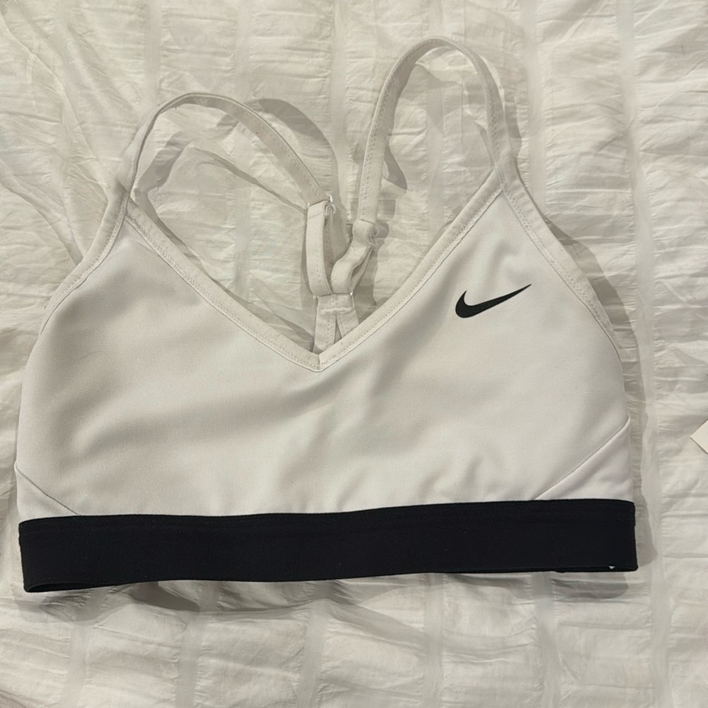 white nike sports bra